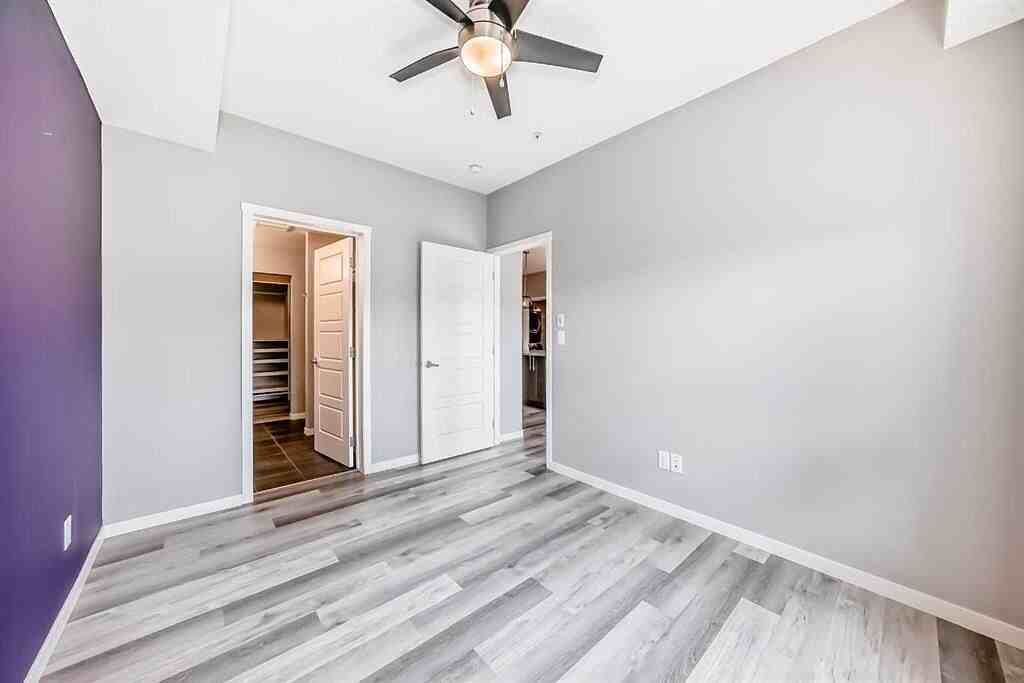 4250 Seton - Photo 6 of 13