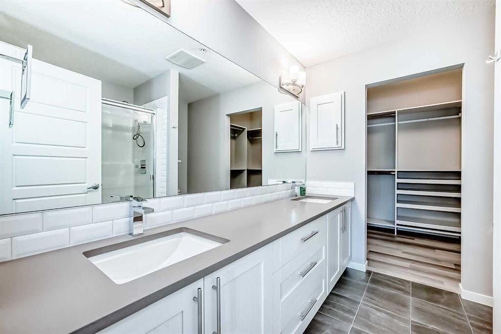 4250 Seton - Photo 7 of 13
