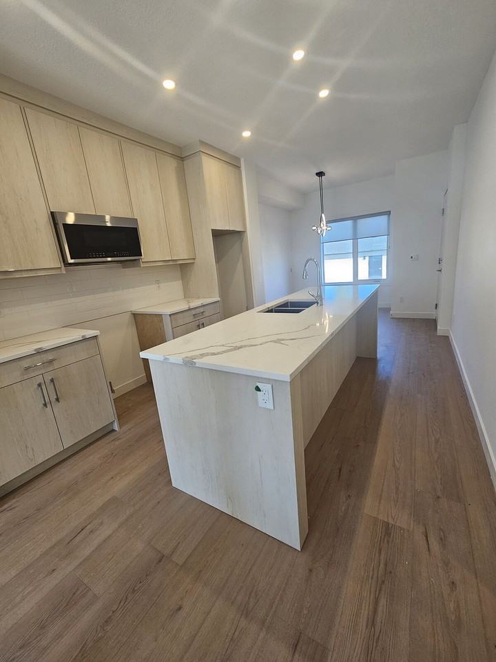 3610 10 Ave Se - Photo 3 of 21