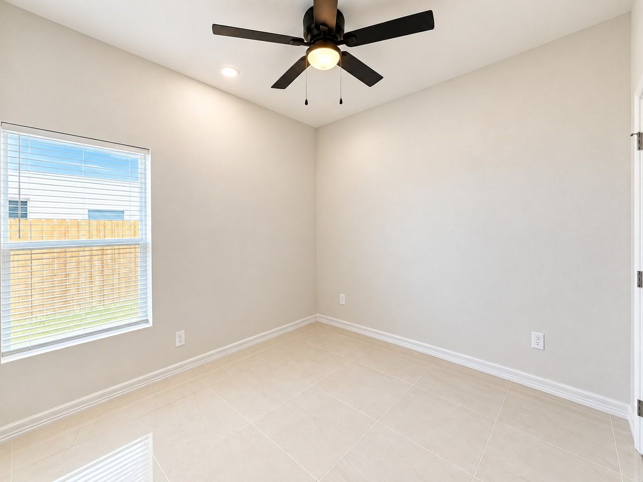 N 27th St #3 - Photo 5 of 19