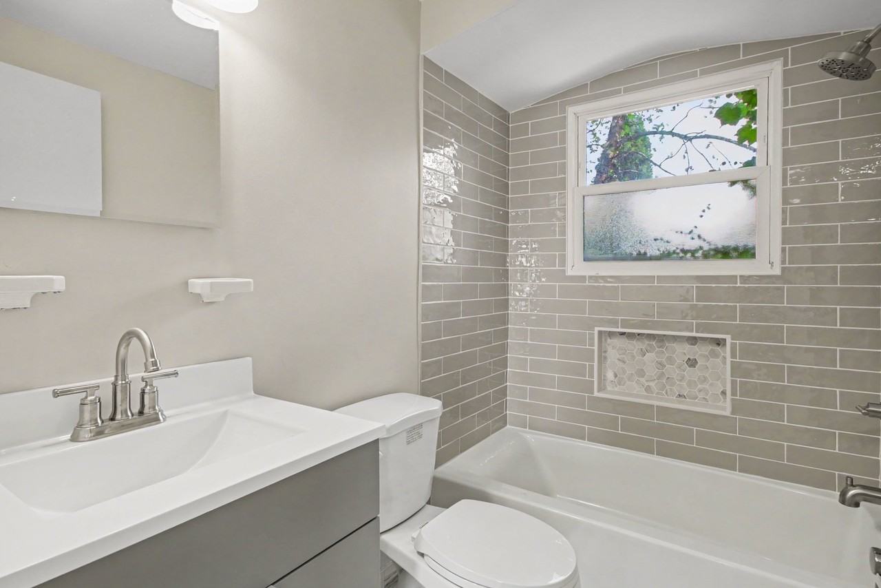 24434 W Chicago #NA - Photo 5 of 12