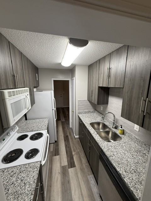 1720 14th Ter S #1720 - Photo 3 of 11