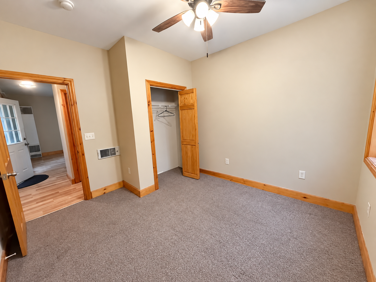 113 Mohawk St #1 - Photo 3 of 6