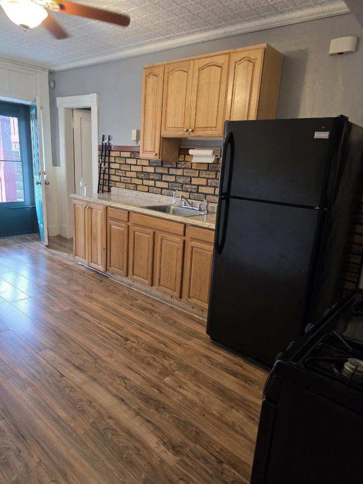 649 S Summer St #5L - Photo 5 of 19