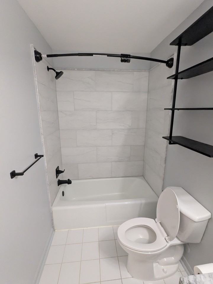 523 Bainbridge Dr Apt 25 #NA - Photo 6 of 20