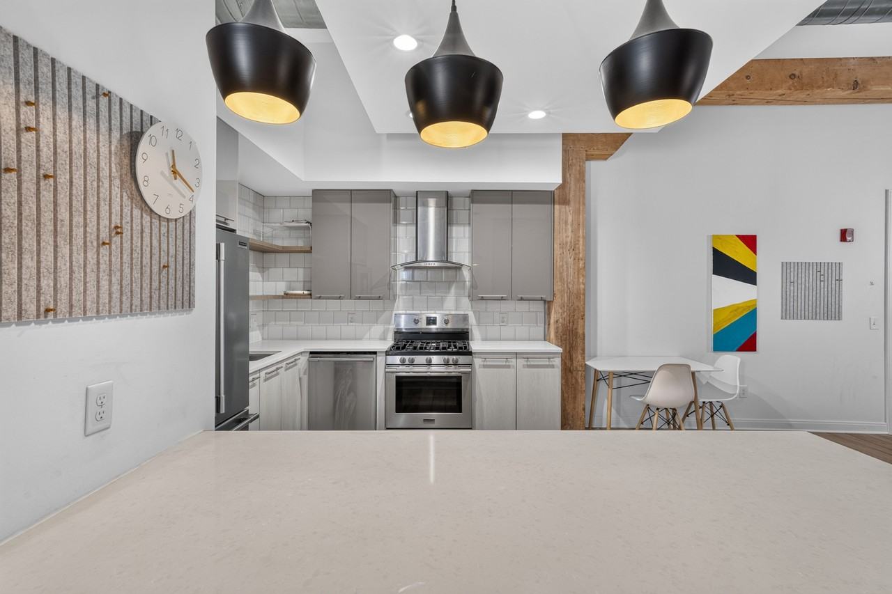 813 Broadway 302 #NA - Photo 2 of 20
