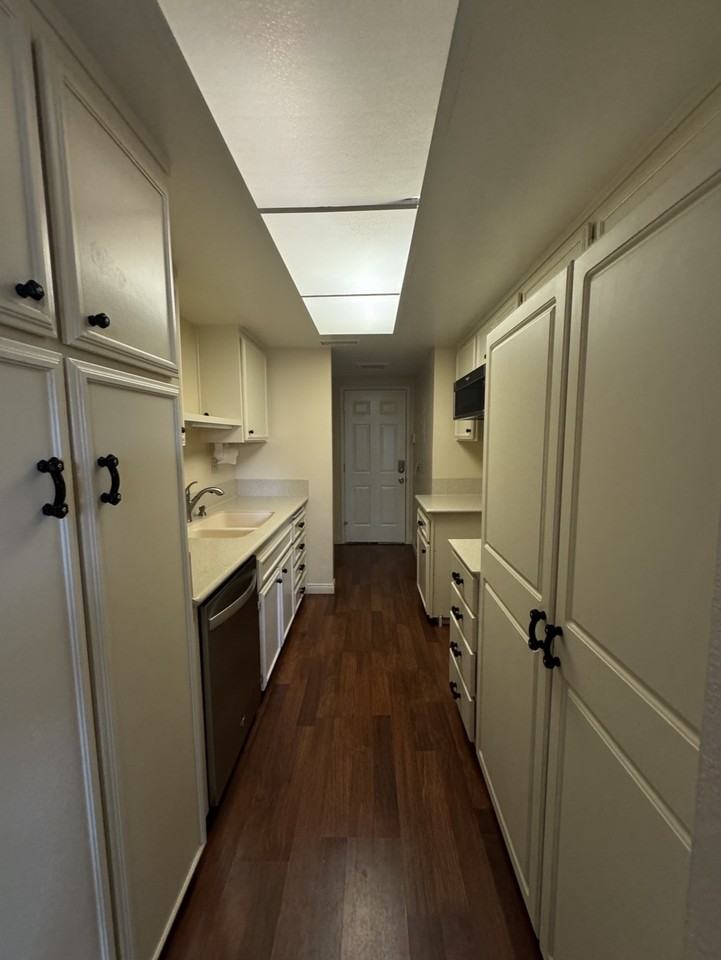 2174 Catalpa Ct #NA - Photo 2 of 16