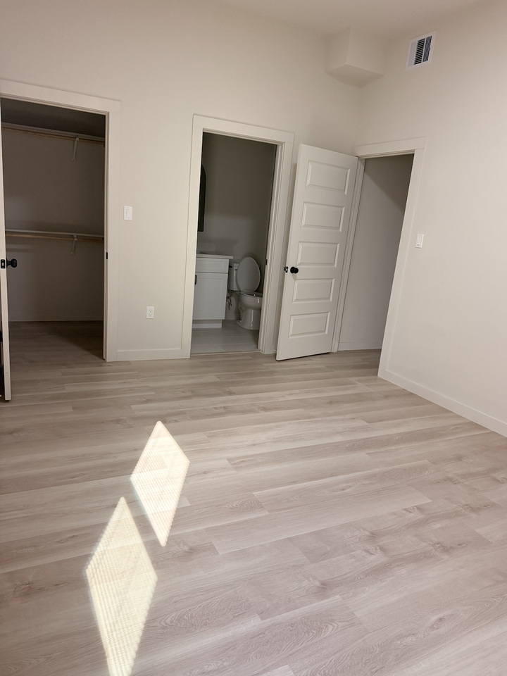 326 Clearwater St #A - Photo 6 of 8