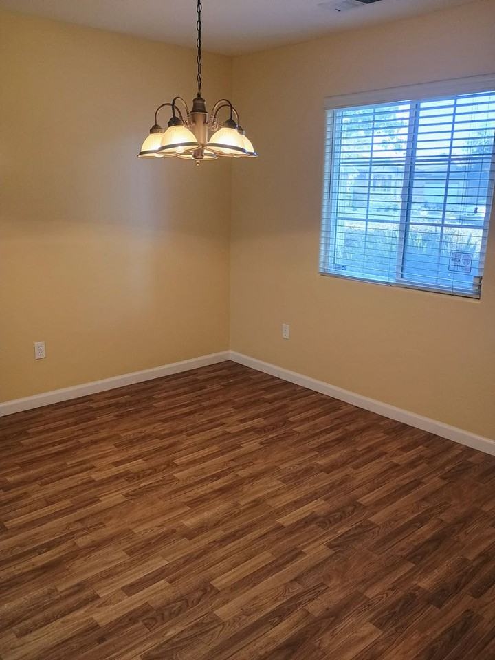 2630 E Parkview Ave - Photo 3 of 28
