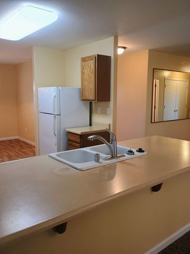 2630 E Parkview Ave - Photo 7 of 28