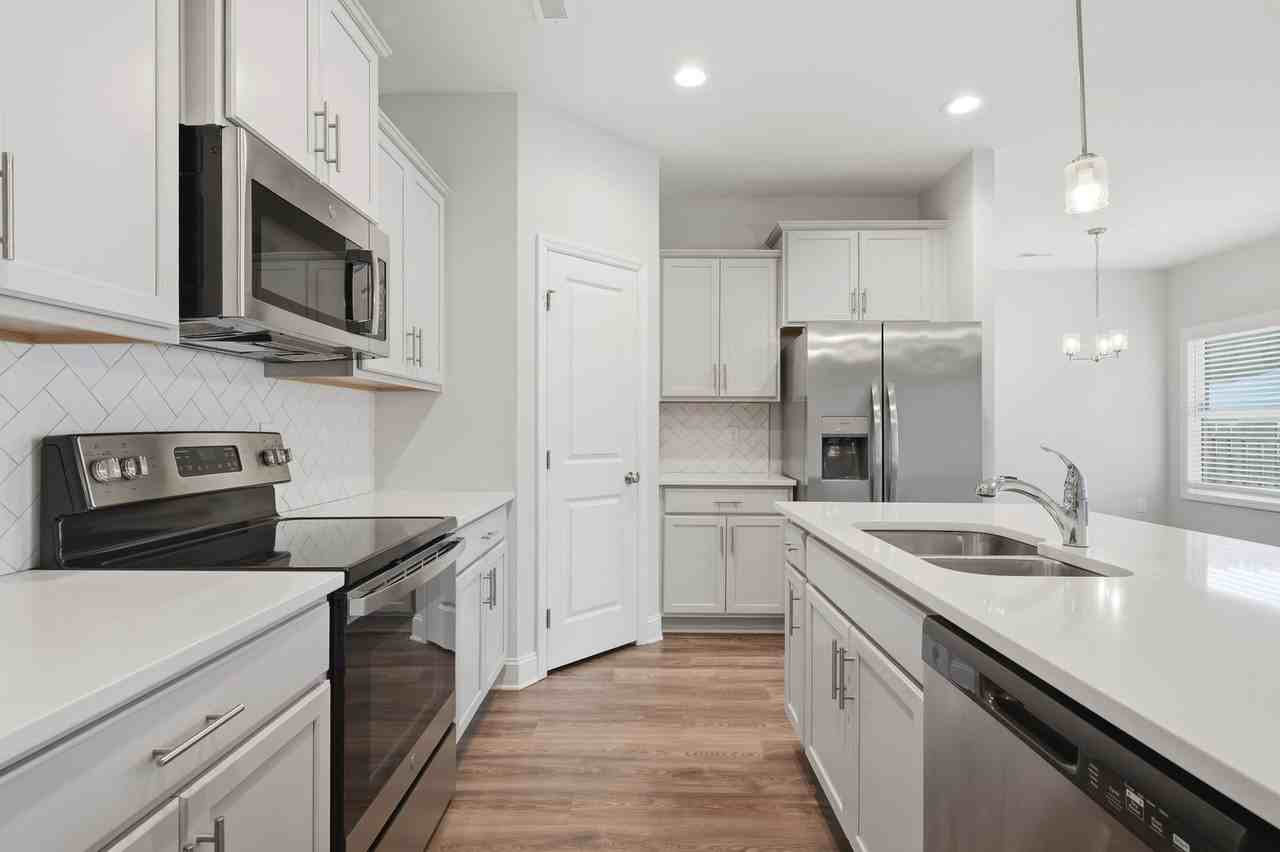 9220 Current Way Se - Photo 3 of 31