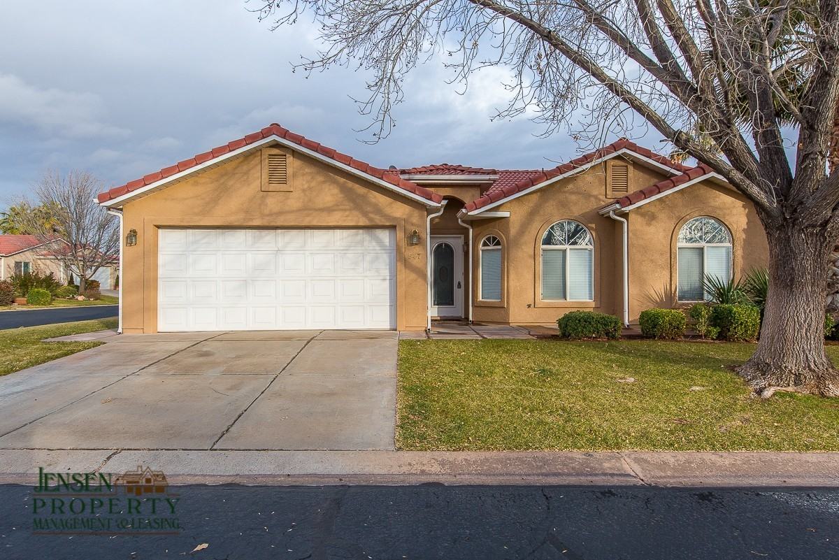 547 S Fiesta Dr - Photo 3 of 19