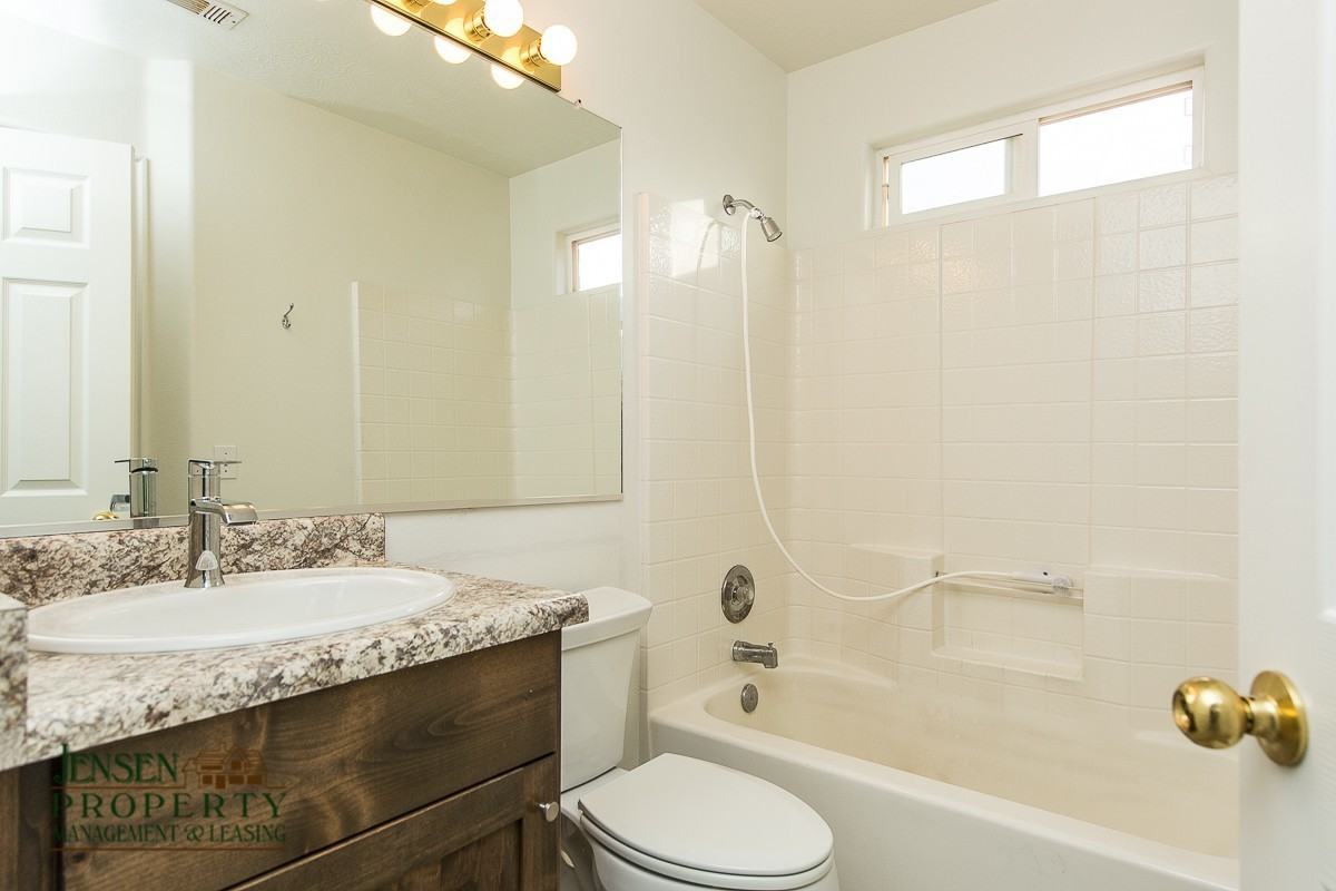 547 S Fiesta Dr - Photo 7 of 19