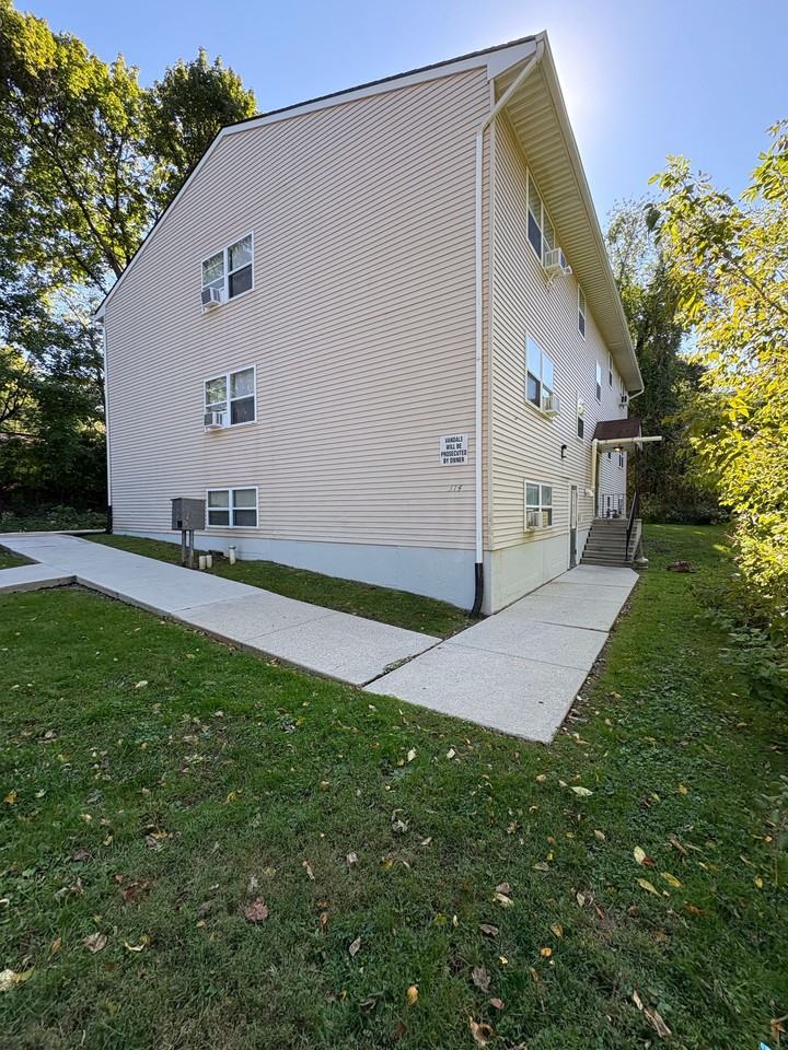 Broom Street Apartments - Photo 2 of 4