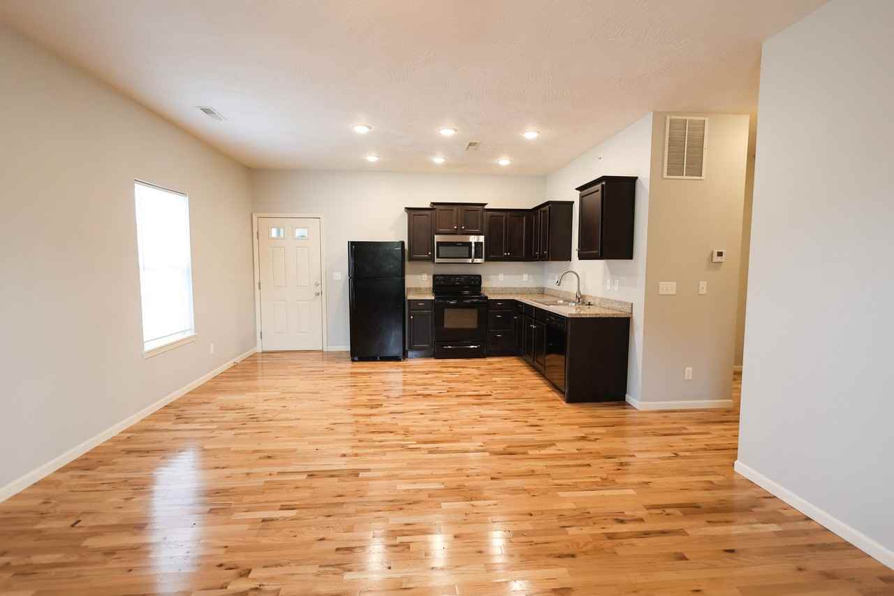 Cherry 1325 E - Photo 2 of 17