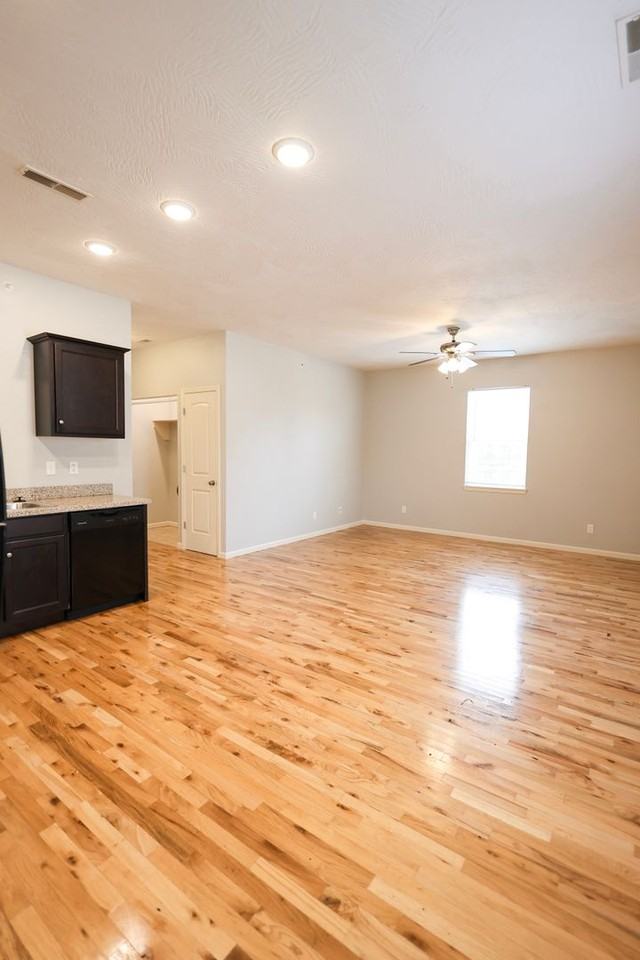 Cherry 1325 E - Photo 5 of 17