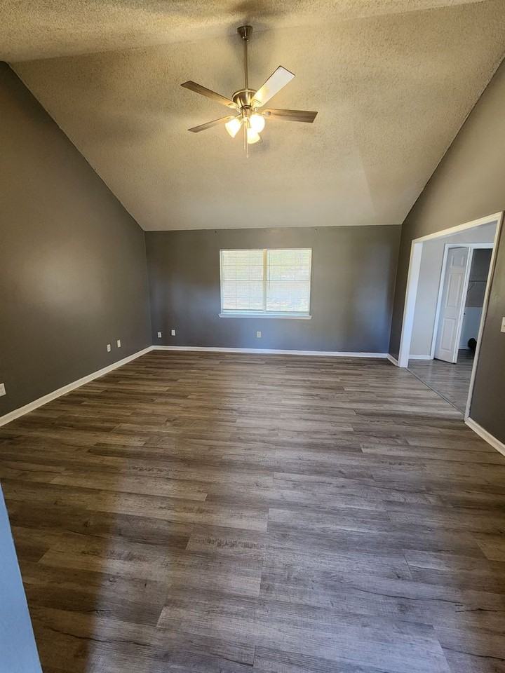 171 171 Sabreena Circle - Photo 2 of 22