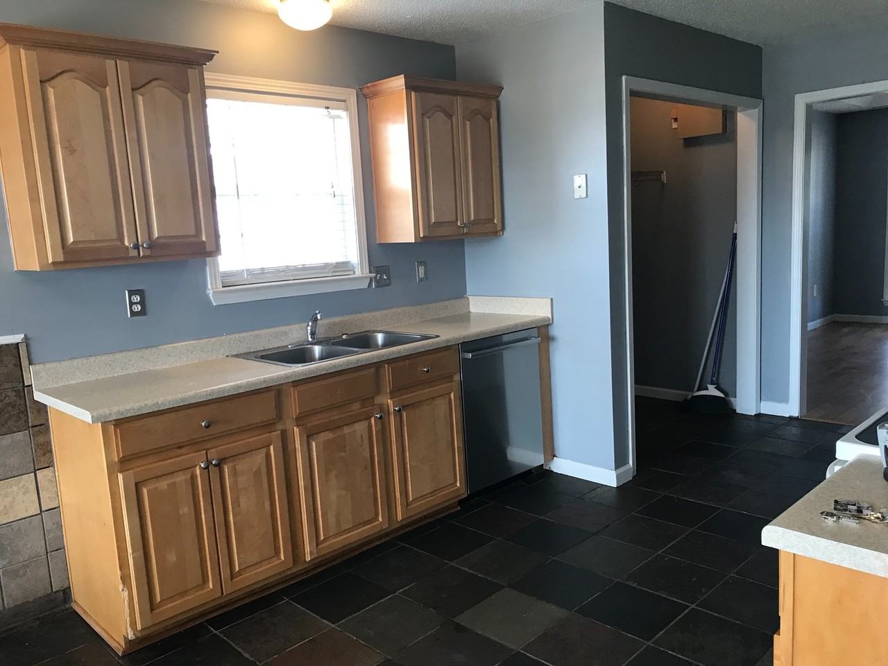 400 Haverhill Cir - Photo 7 of 18