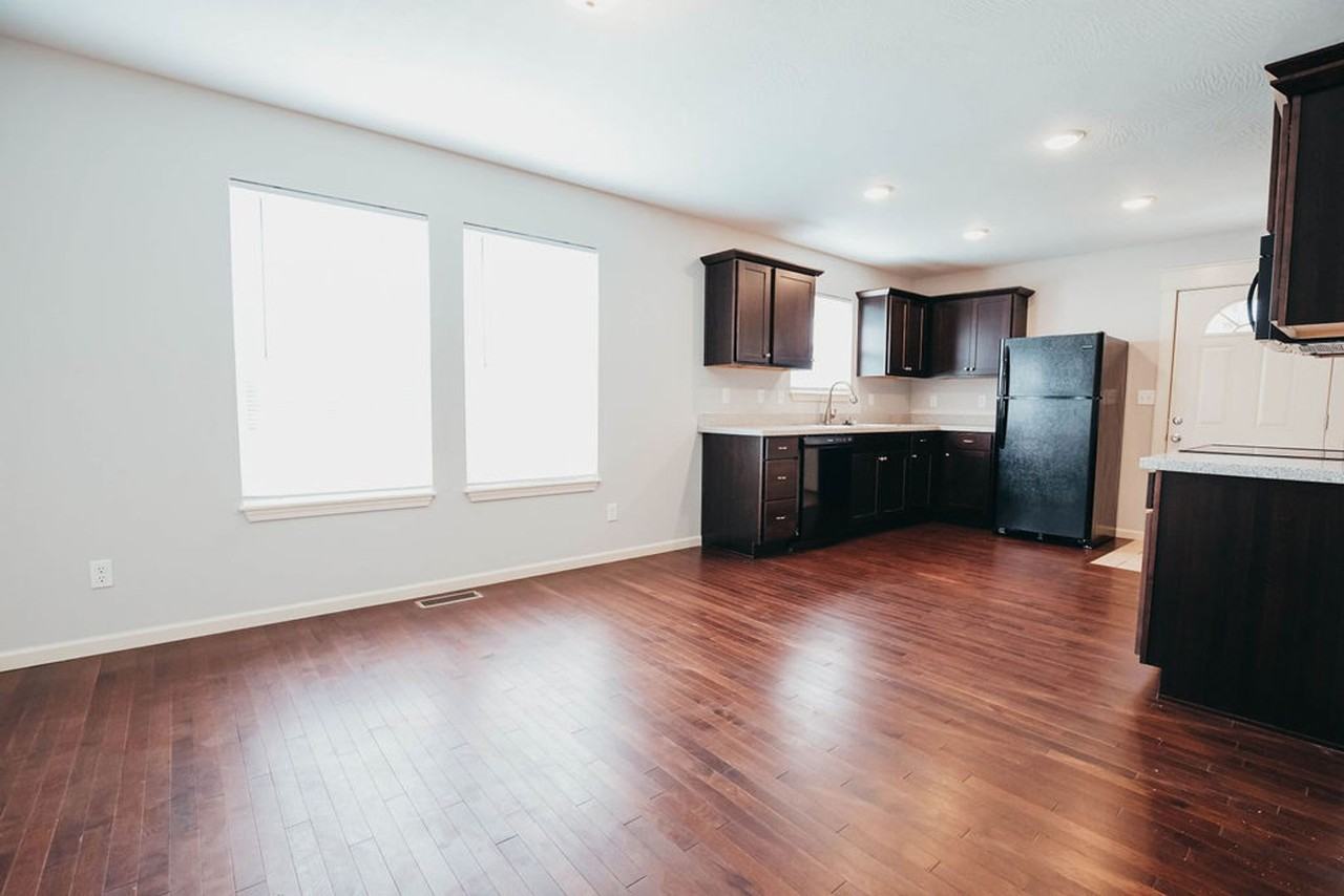 1337 S Florence Ave - Photo 5 of 20