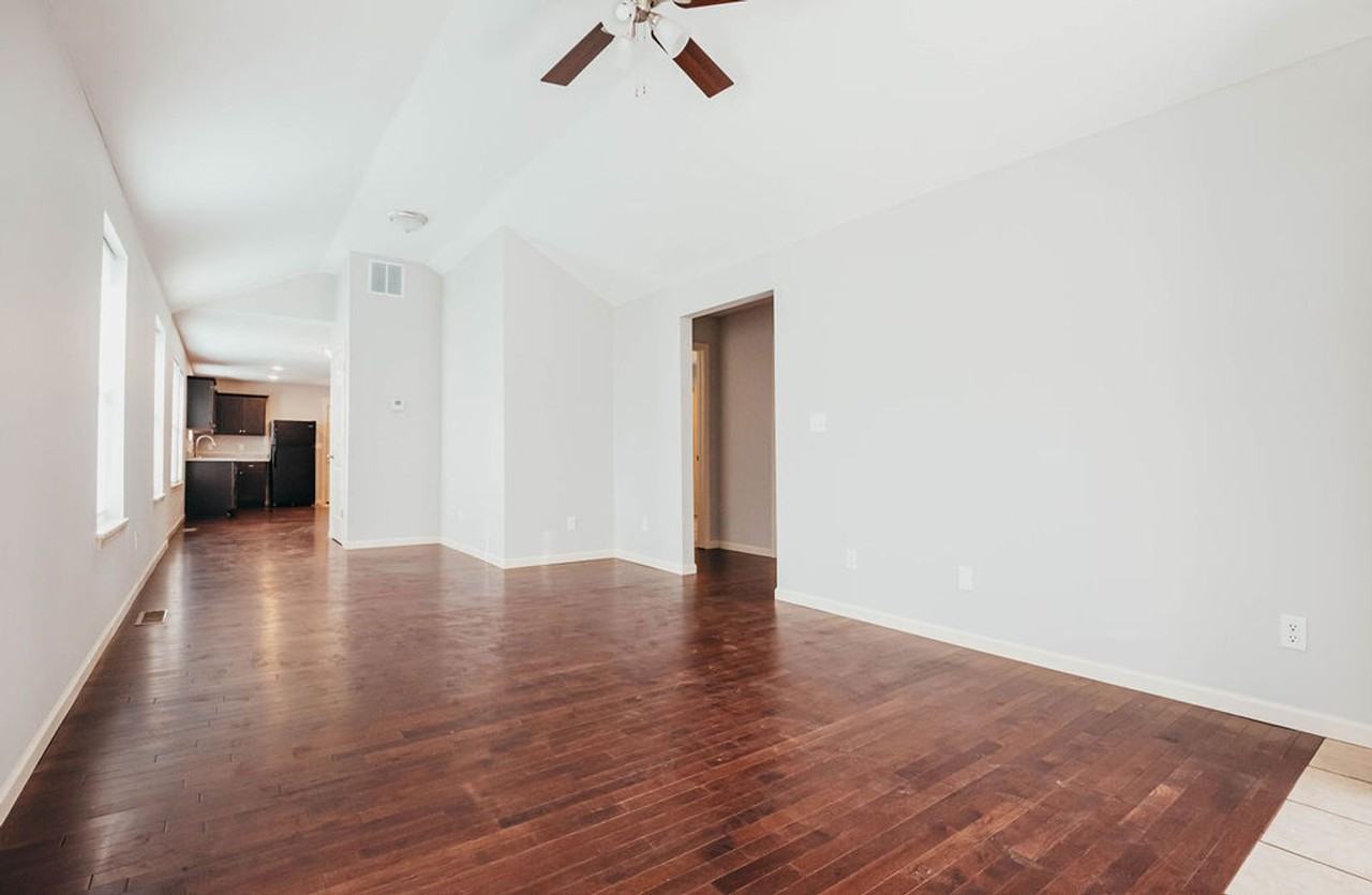 1337 S Florence Ave - Photo 7 of 20