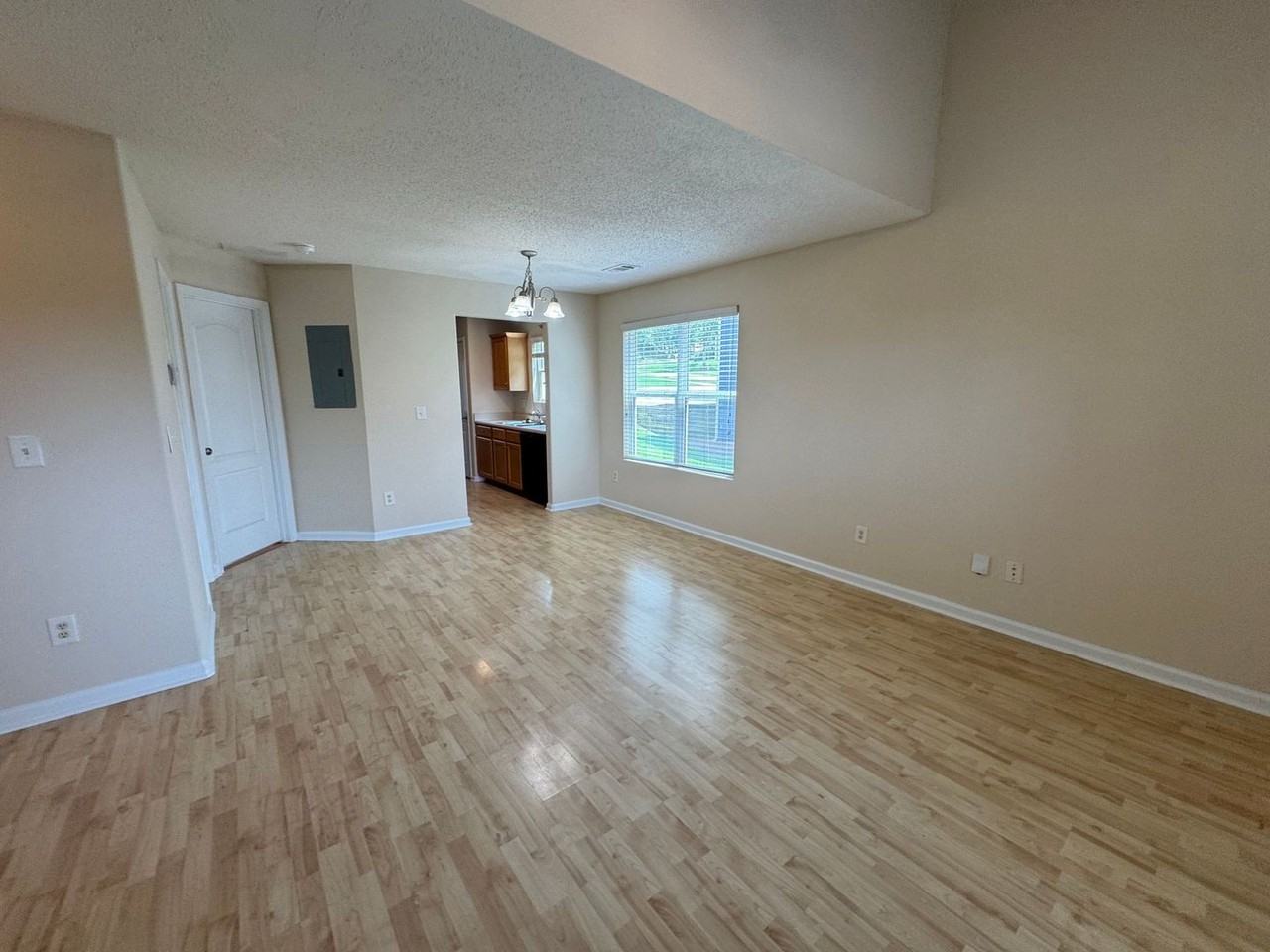 137 Fern Ridge Ct - Photo 2 of 16