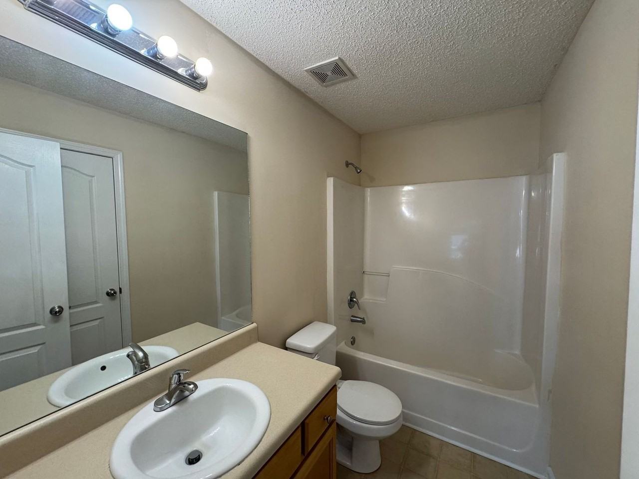 137 Fern Ridge Ct - Photo 4 of 16