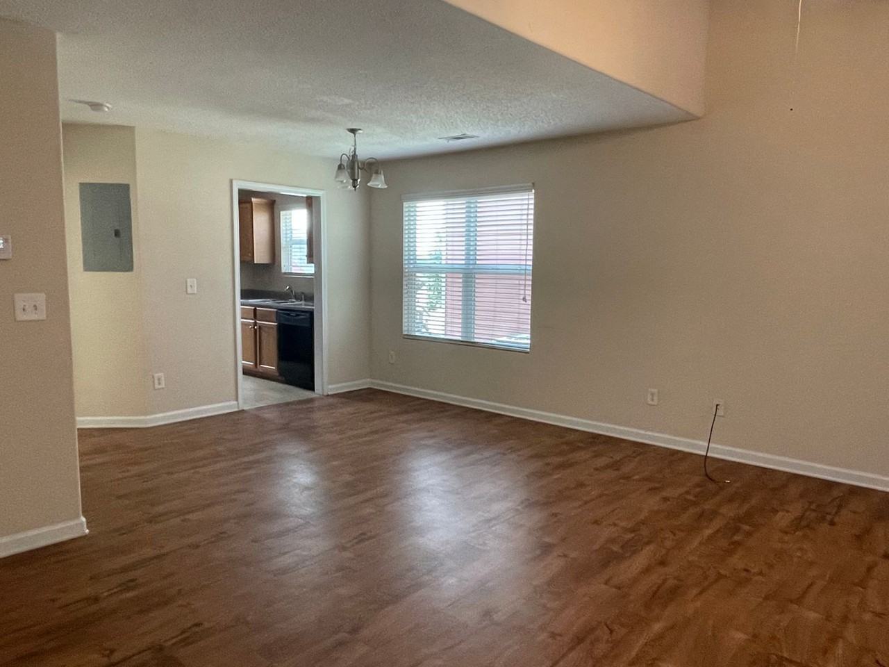 206 Katydid Dr - Photo 2 of 14