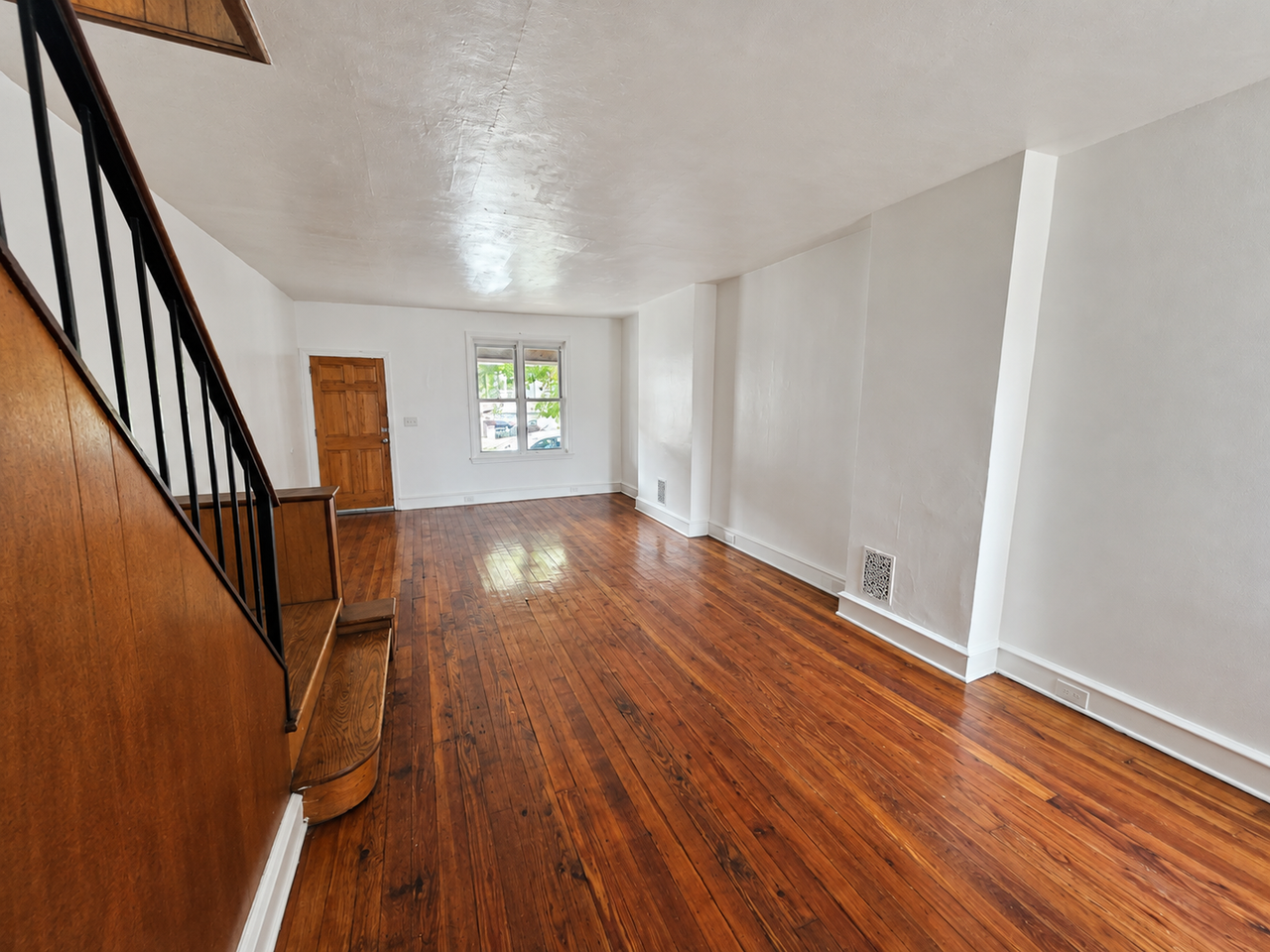 13 6th Ave - Photo 5 of 24