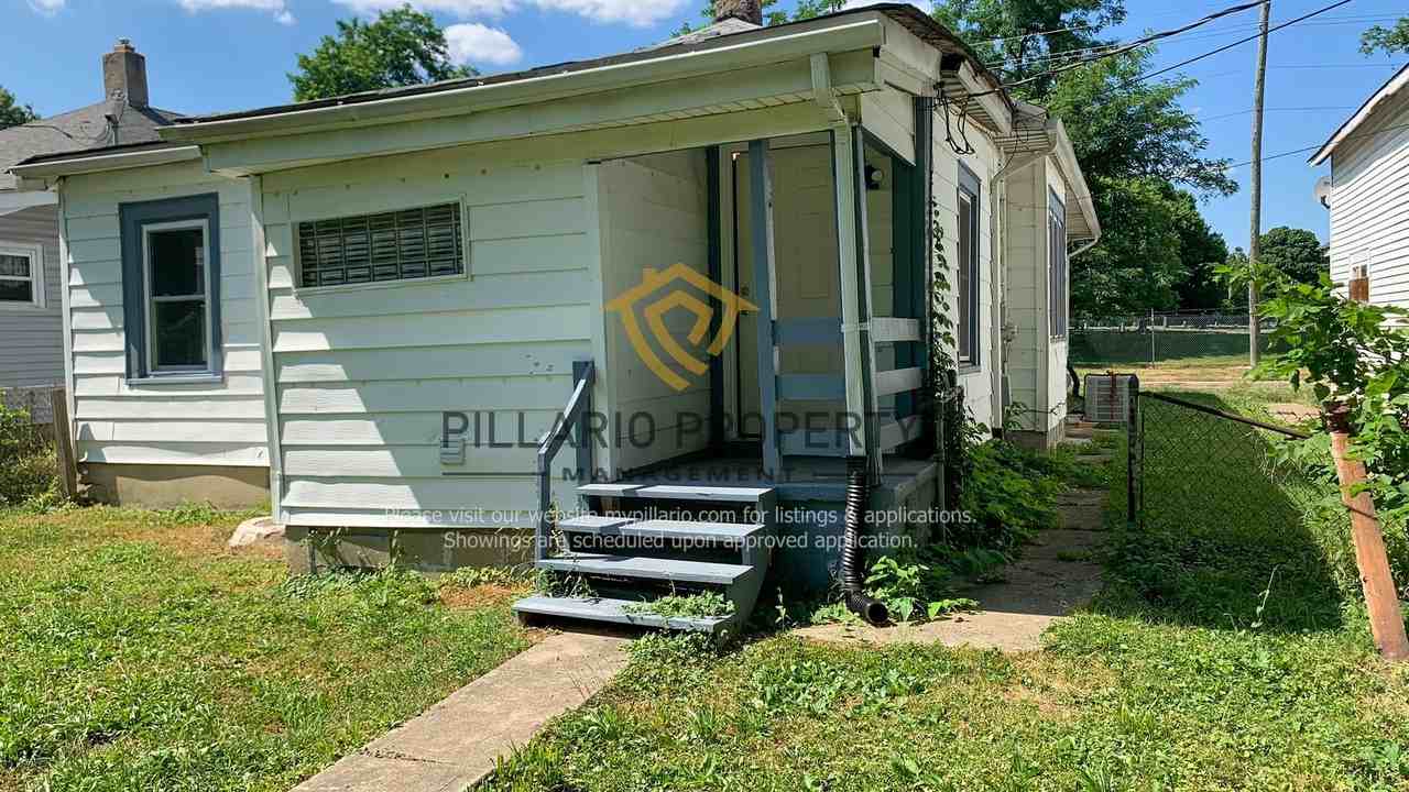 717 W 32nd St - Photo 3 of 31