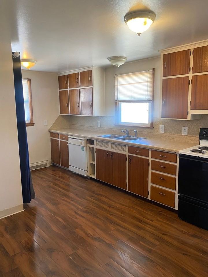 238 Miller Ln - Photo 2 of 6