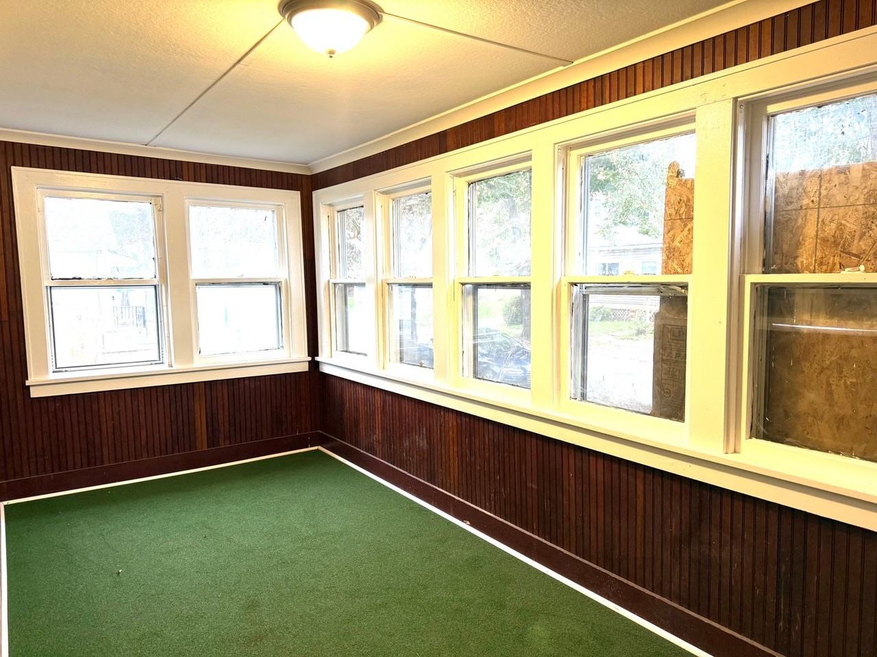 53 Ernst St - Photo 5 of 50