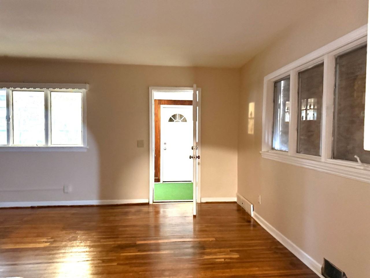53 Ernst St - Photo 6 of 50