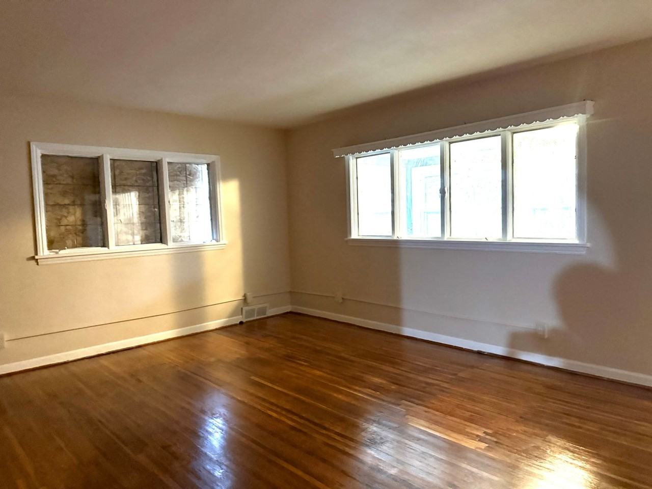 53 Ernst St - Photo 7 of 50