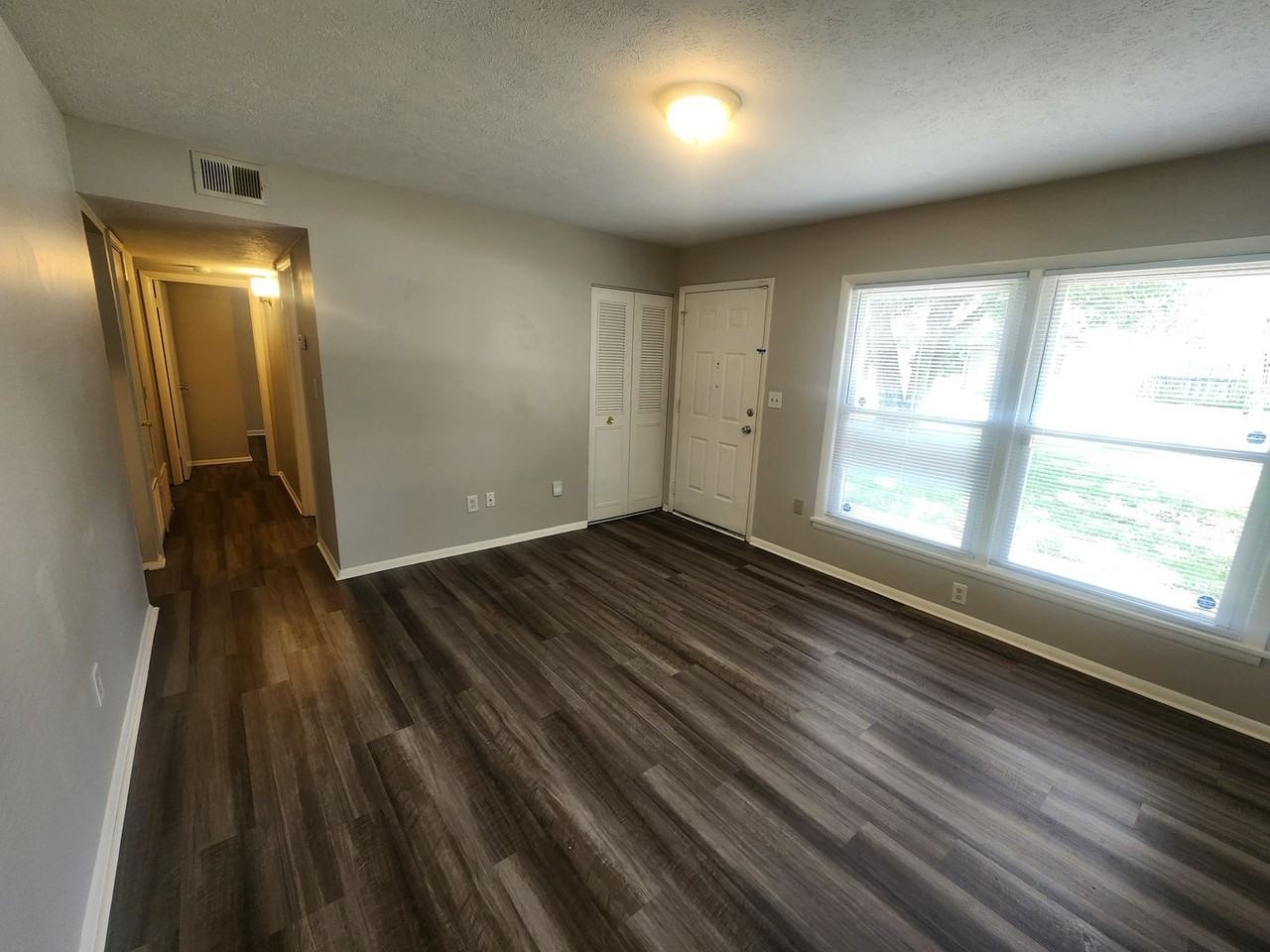 5403 Bramble Ct - Photo 3 of 15