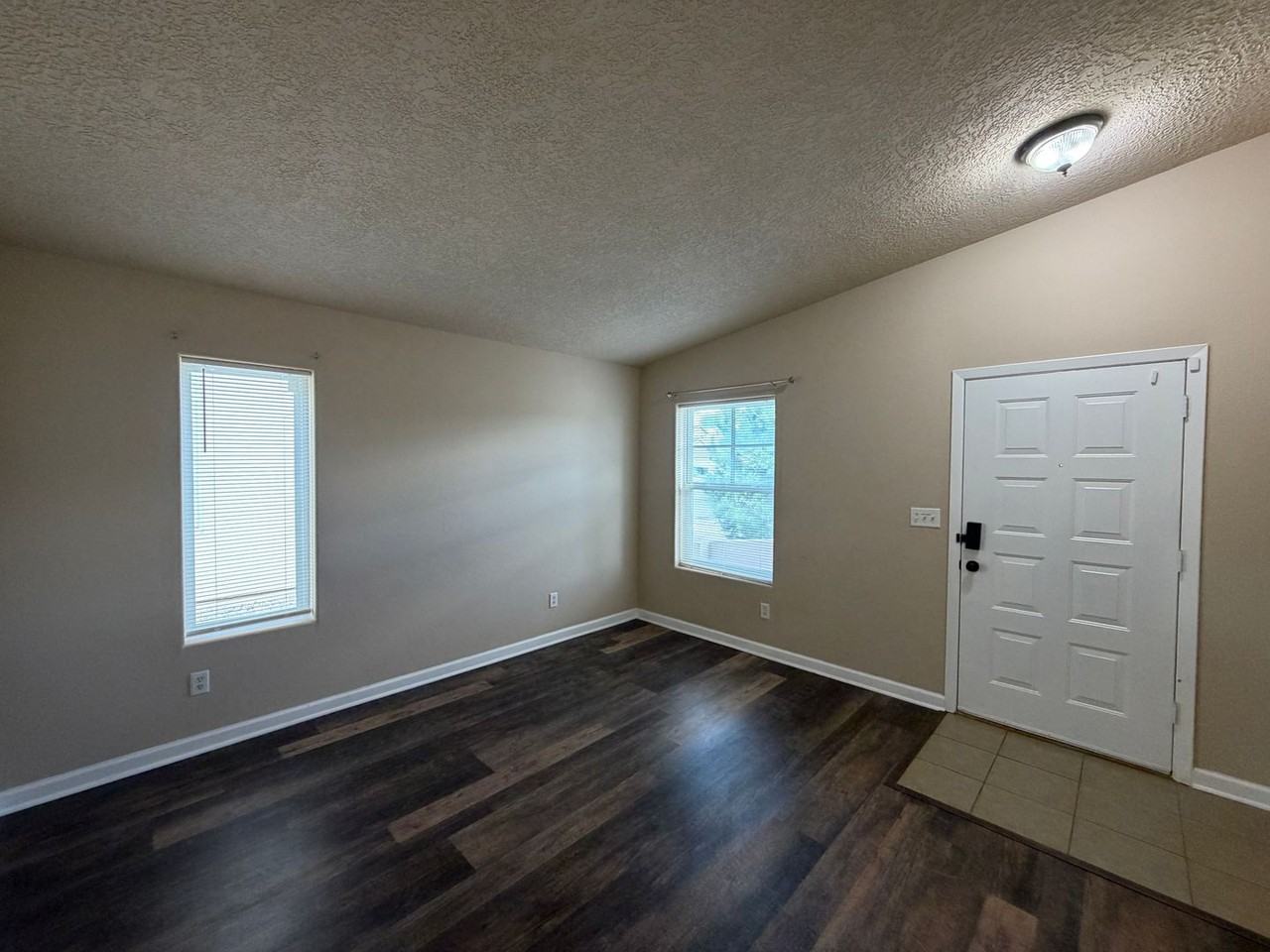 1548 Reynosa Loop Se - Photo 4 of 32