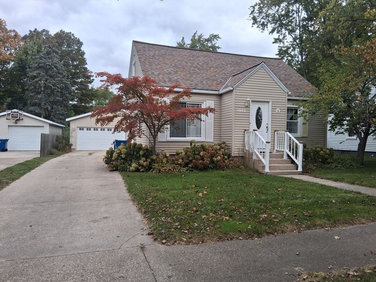 1333 Slayton Ave - Photo 2 of 32