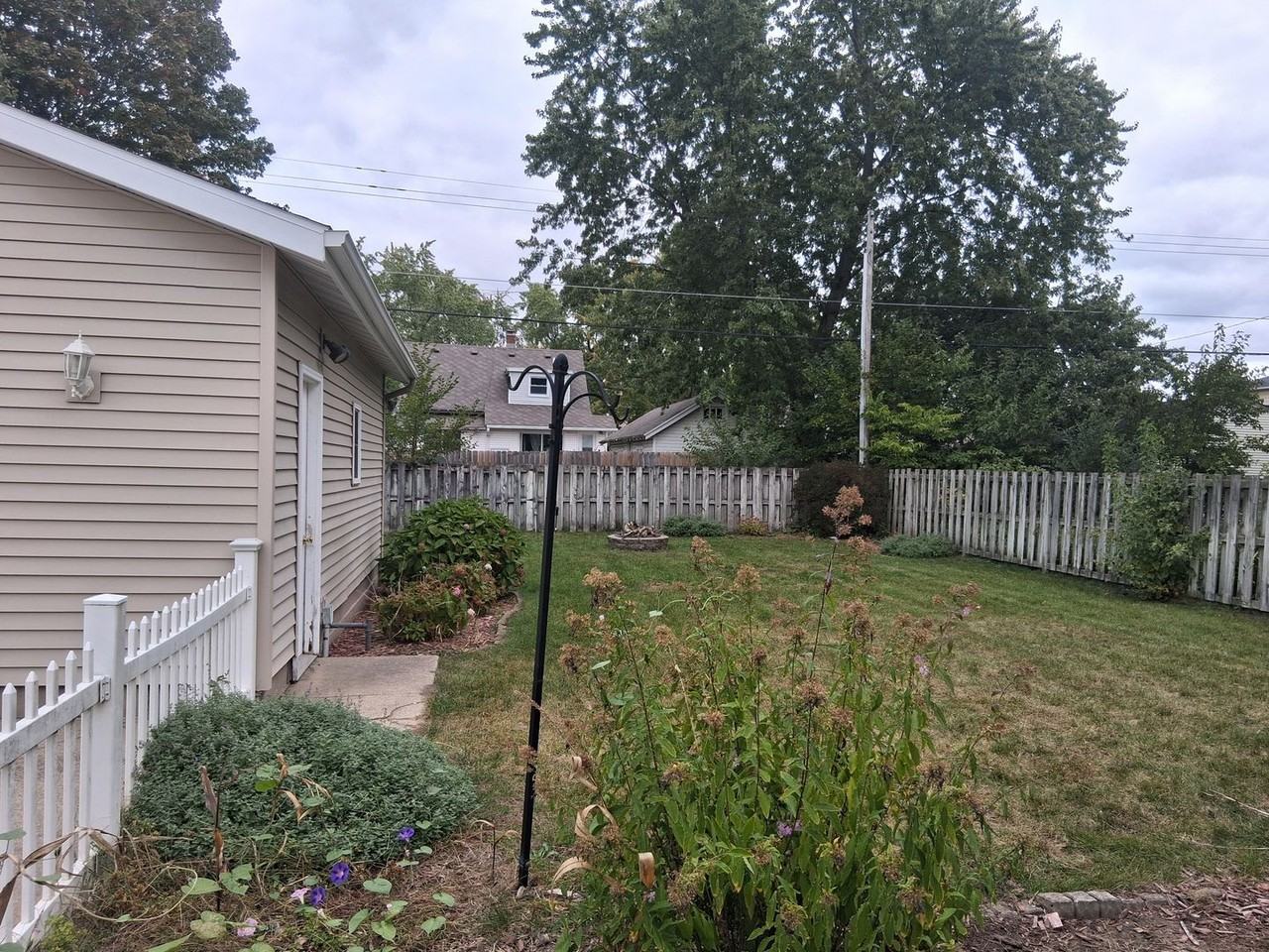 1333 Slayton Ave - Photo 5 of 32