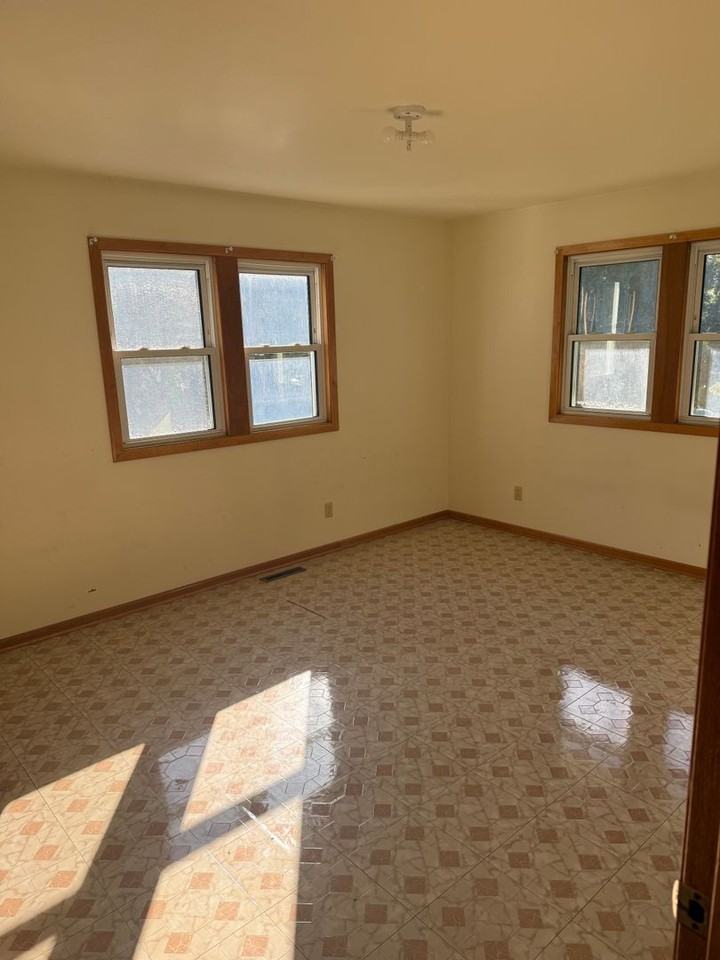 428 Commonwealth Dr - Photo 3 of 8