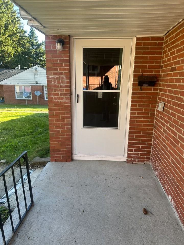 2325 E Midlothian Blvd - Photo 2 of 15