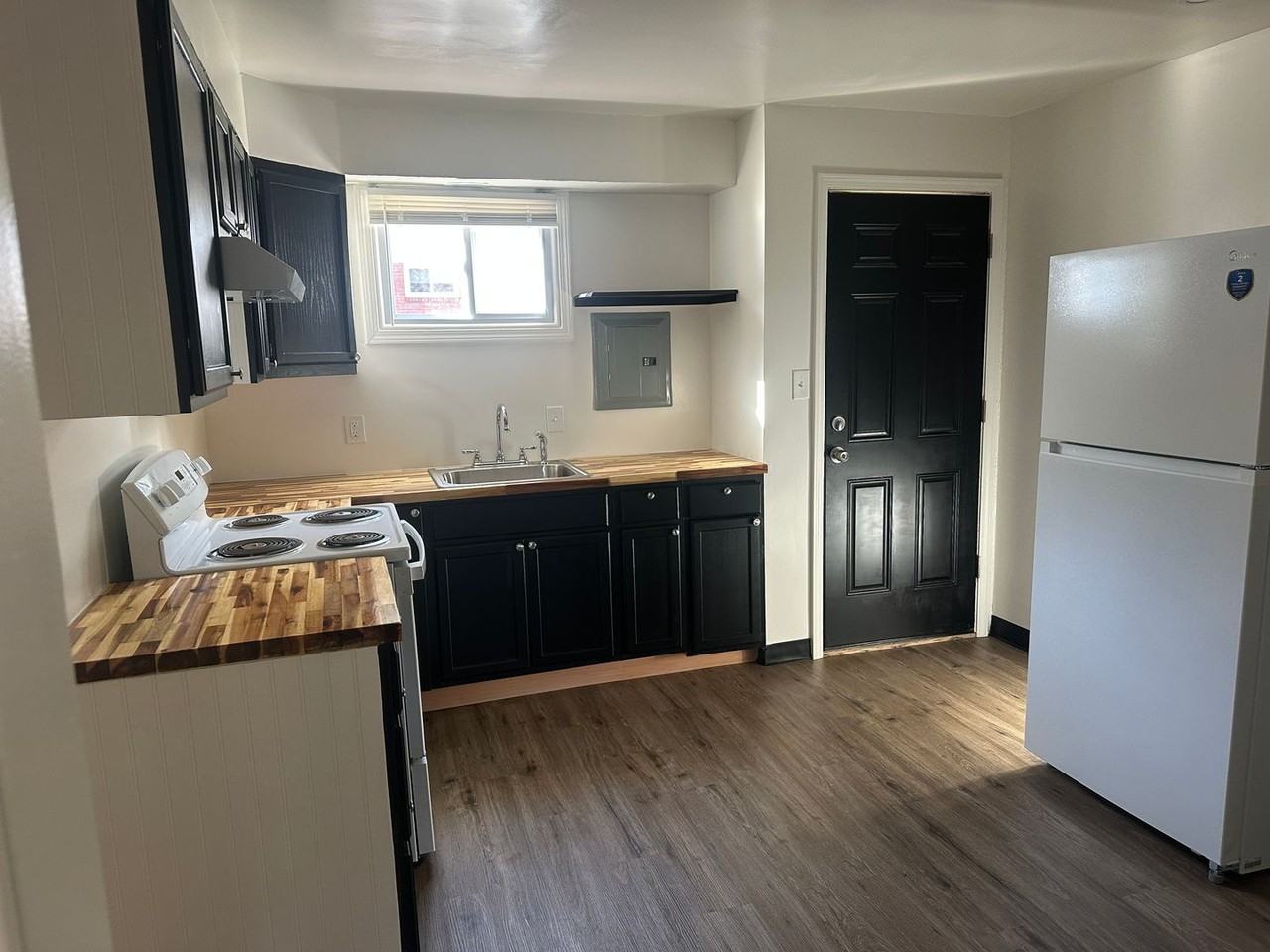 2325 E Midlothian Blvd - Photo 5 of 15