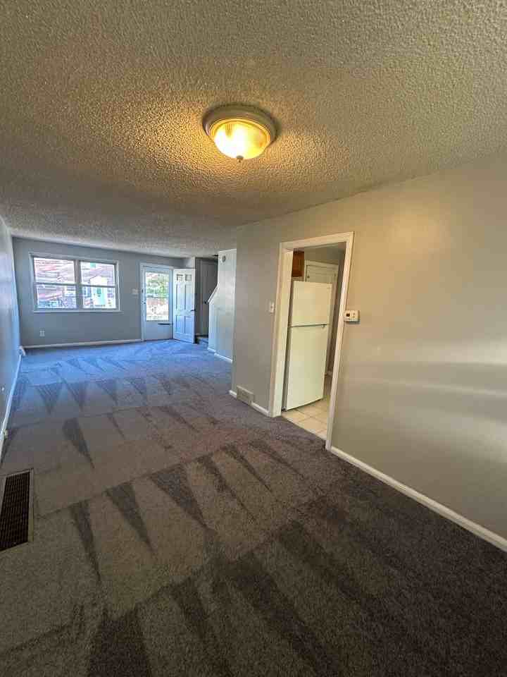 310 Fern St - Photo 5 of 13
