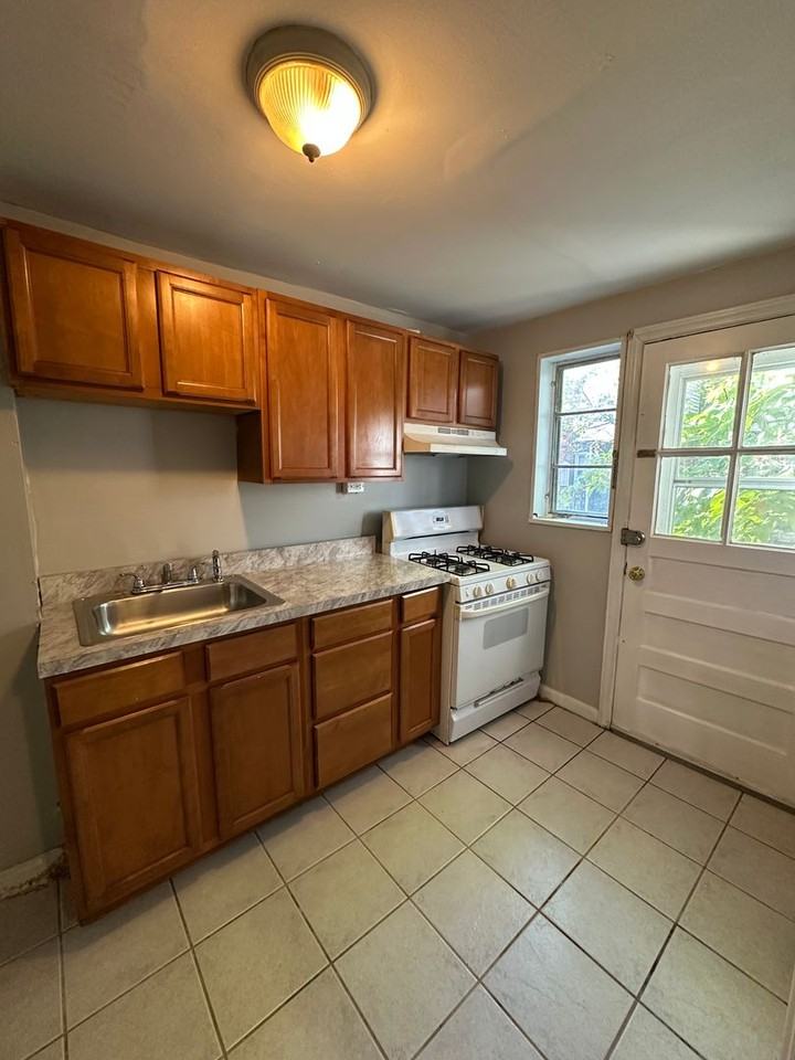 310 Fern St - Photo 6 of 13