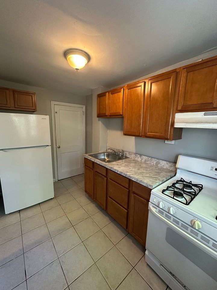 310 Fern St - Photo 7 of 13