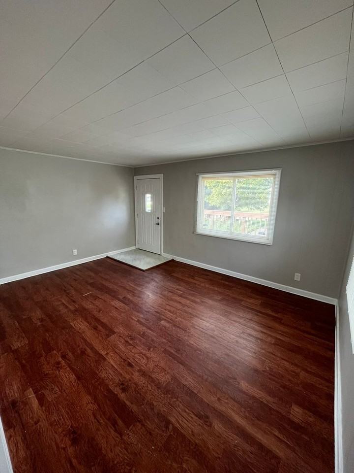 2680 Homecroft Dr - Photo 4 of 14
