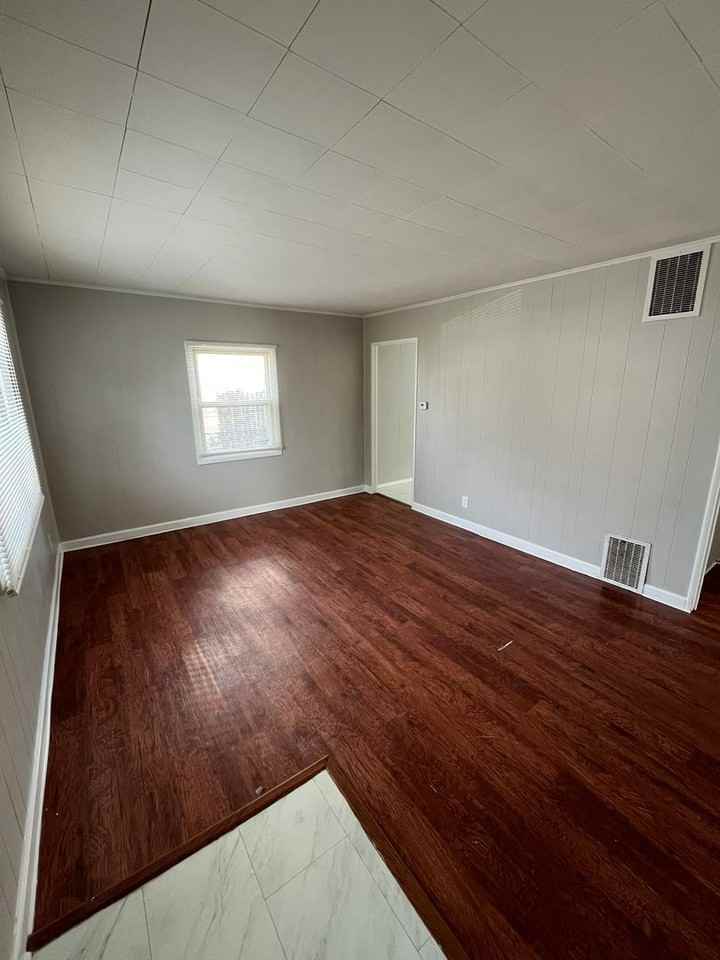 2680 Homecroft Dr - Photo 5 of 14