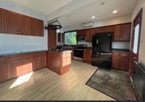 featured image of 715 E Center St