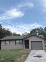 featured image of 1324 S Estate Ave