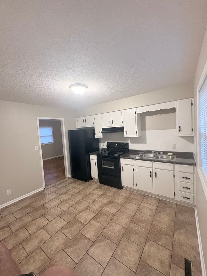 1324 S Estate Ave - Photo 3 of 7