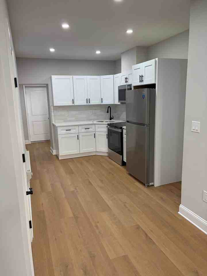 1547 N Frazier St - Photo 3 of 20