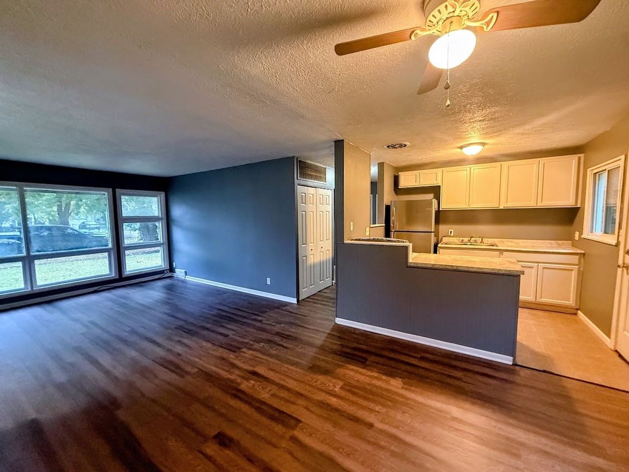 1689 Wakefield Dr - Photo 2 of 12